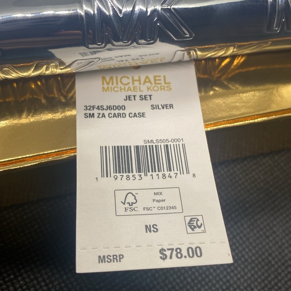 🩶MICHAEL KORS🩶Silver Jet Set Small Zip Around Card Case In Gift Box/NWT - Picture 9 of 9